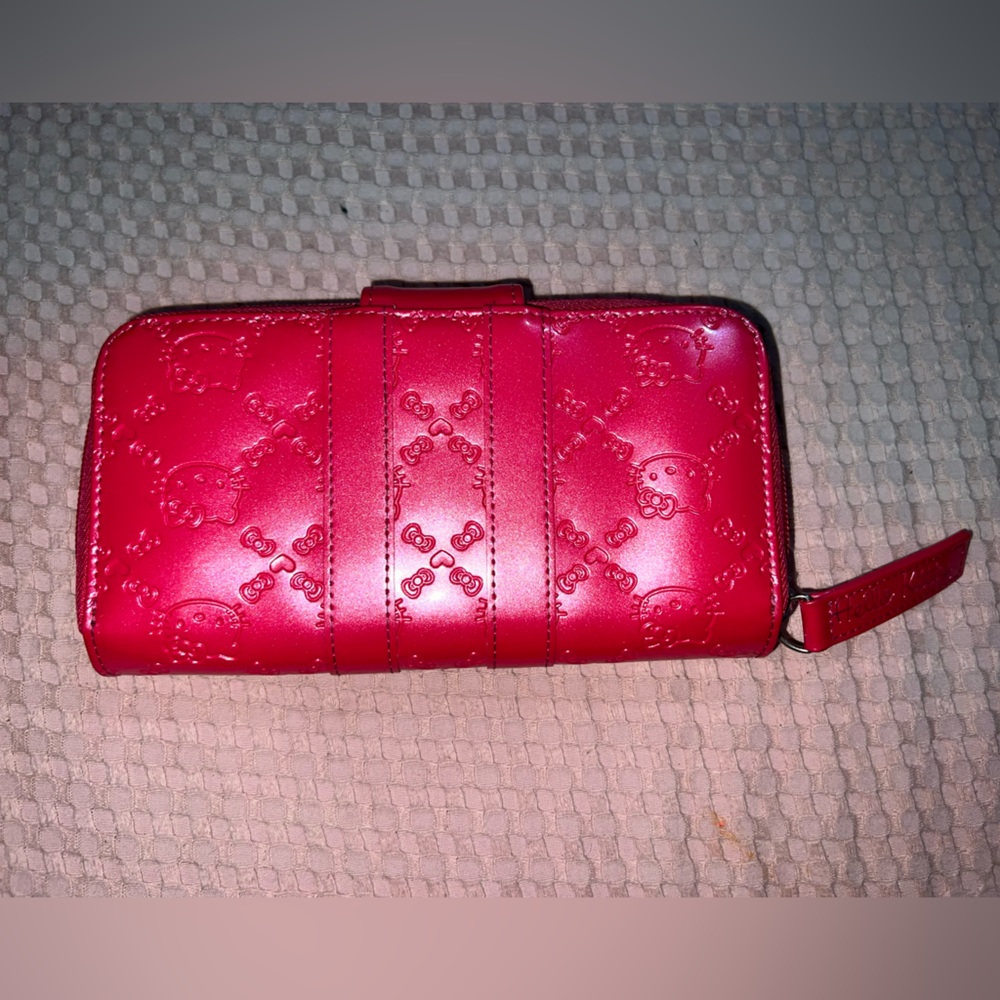 Hello Kitty Loungefly Wallet - Picture 4 of 6